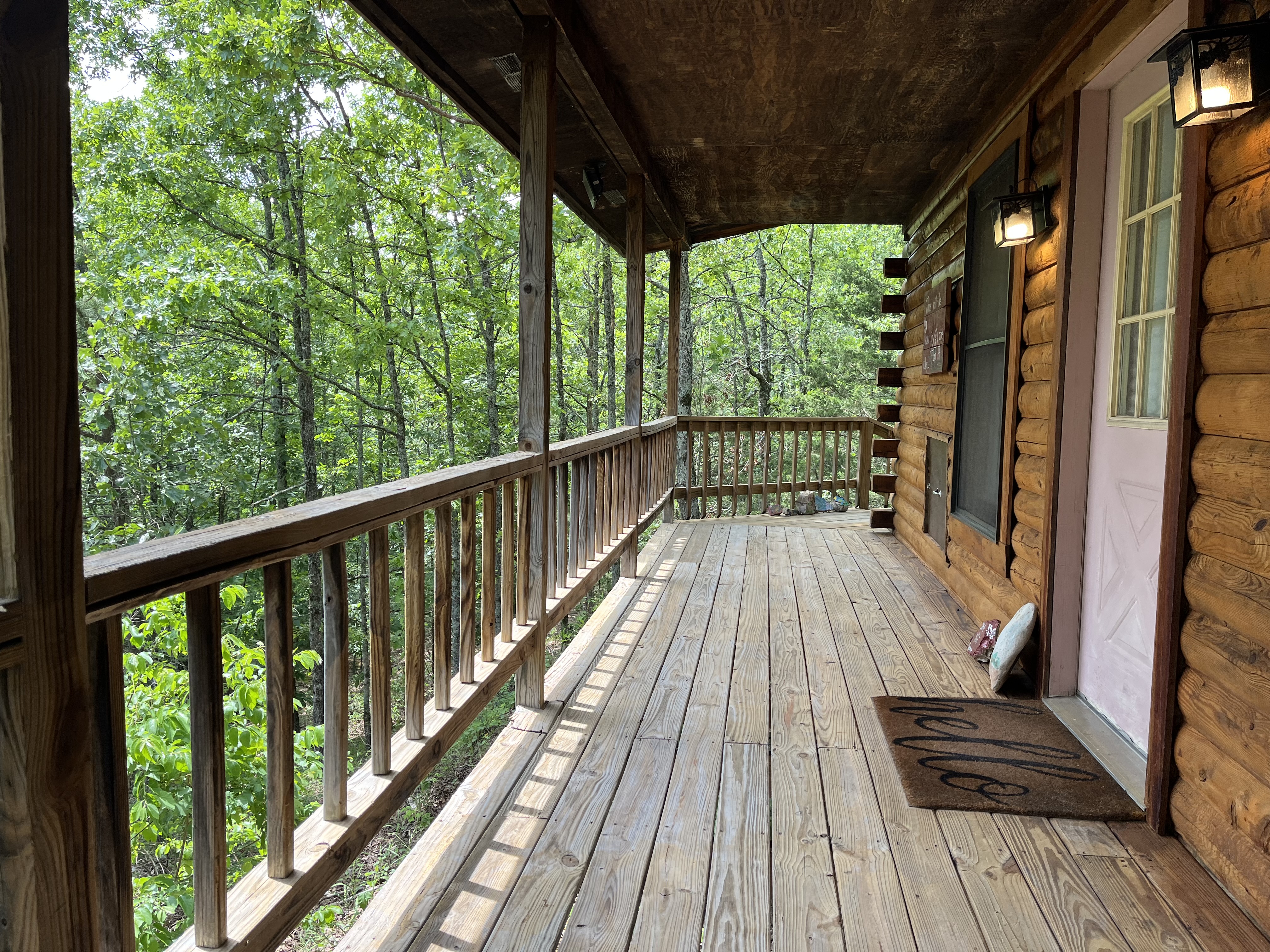 IMG_3893 large front porch on cabin